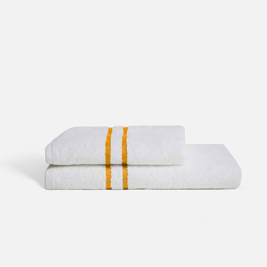 Le raffinement rencontre la durabilité. Nos serviettes en fibre de bambou haut de gamme allient luxe et respect de l'environnement. Conçues pour une douceur inégalée, elles incarnent l'excellence du confort tout en préservant la planète. Redéfinissez votre expérience du quotidien avec notre collection éco-chic. #LuxurieusementDurable